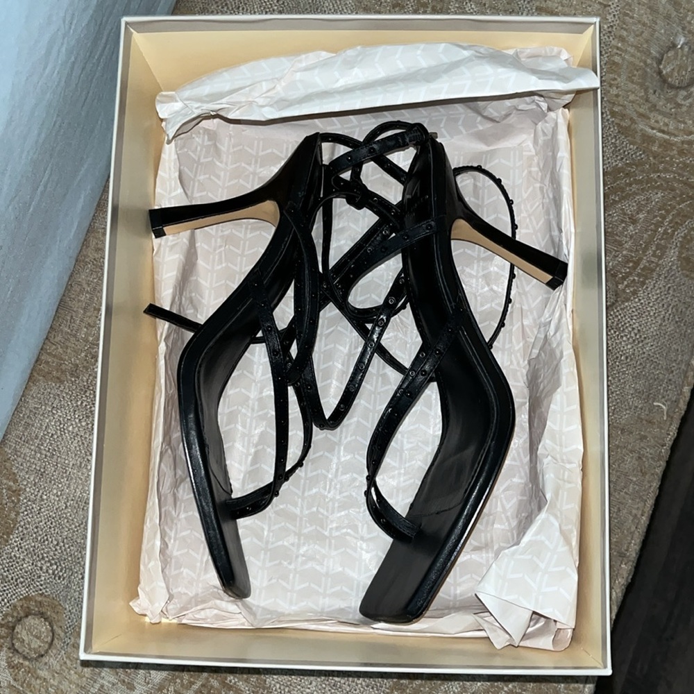 MARC FISHER BLACK STRAP DALLIN HEEL - Picture 5 of 6